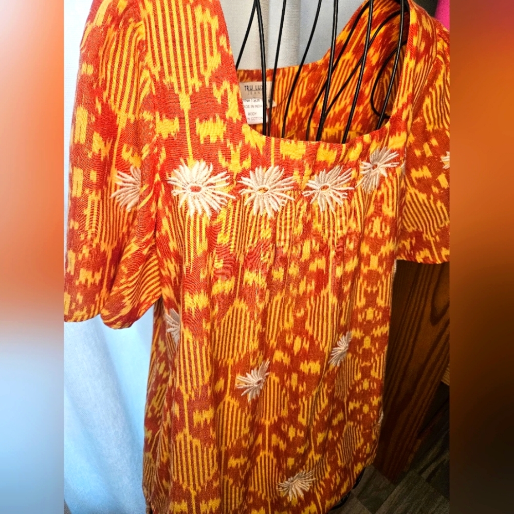 Vintage True Luxe embroidery Top Size M